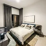 Stylish & Cozy Apartment Awaits You