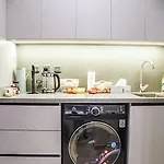 Stylish & Cozy Apartment Awaits You