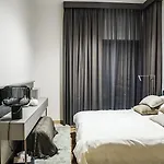 Stylish & Cozy Apartment Awaits You