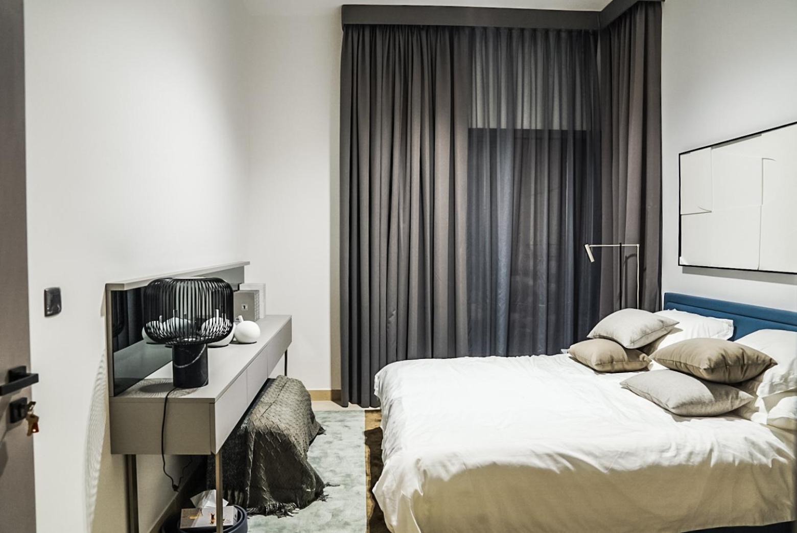 Stylish & Cozy Awaits Apartment