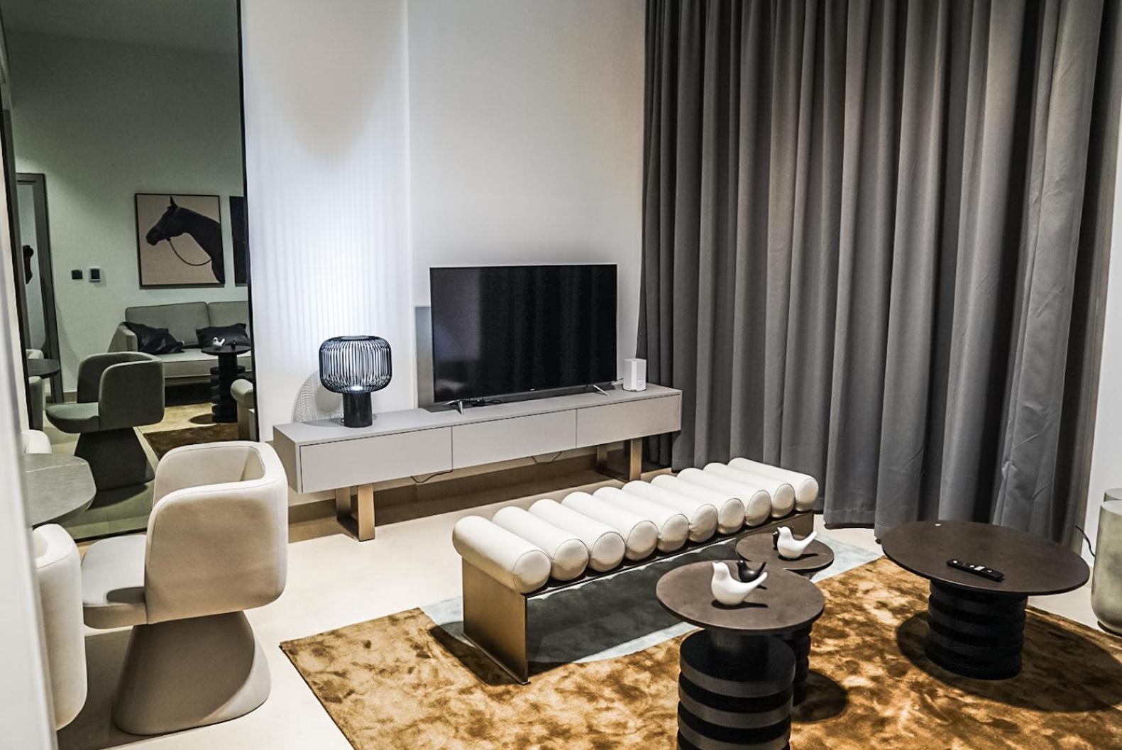 Stylish & Cozy Awaits Apartment *