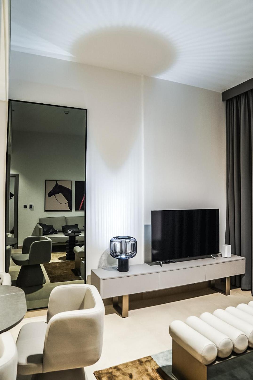 Stylish & Cozy Awaits *