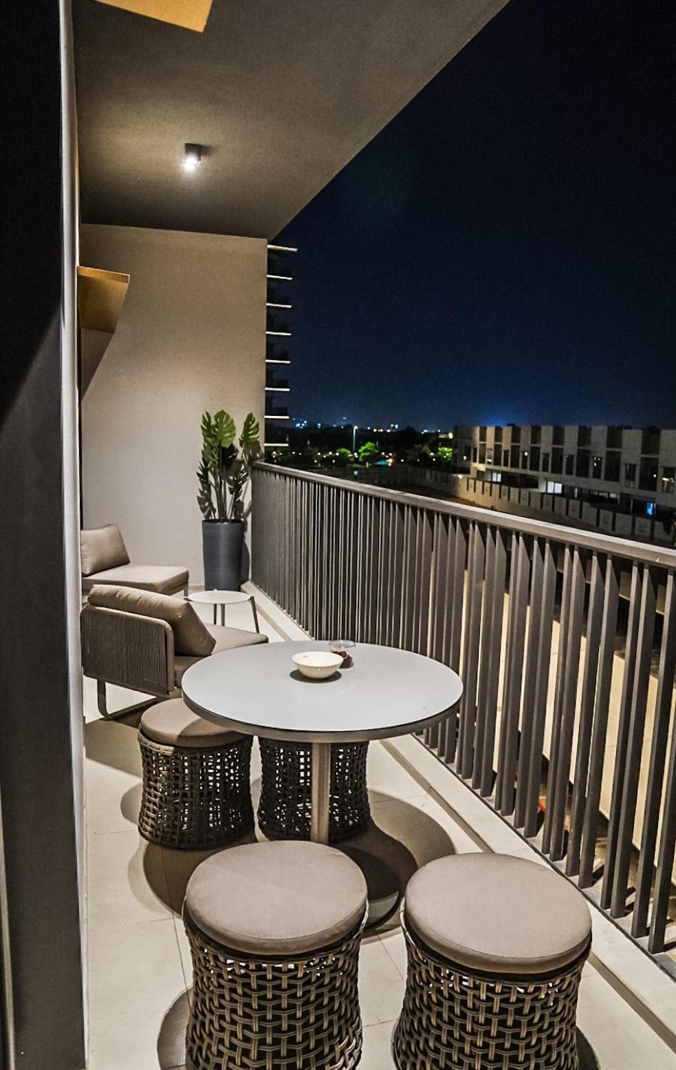 Stylish & Cozy Awaits Apartment *